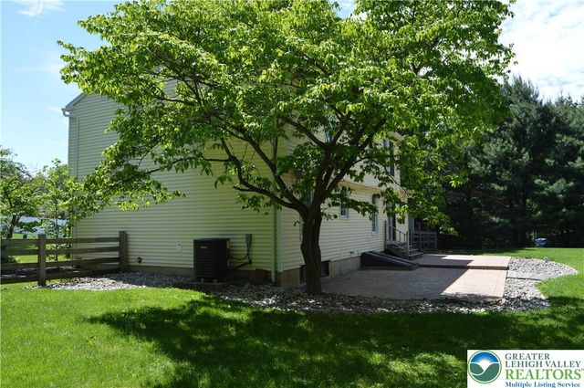100 Rose Court, Glendon Boro, PA 18042