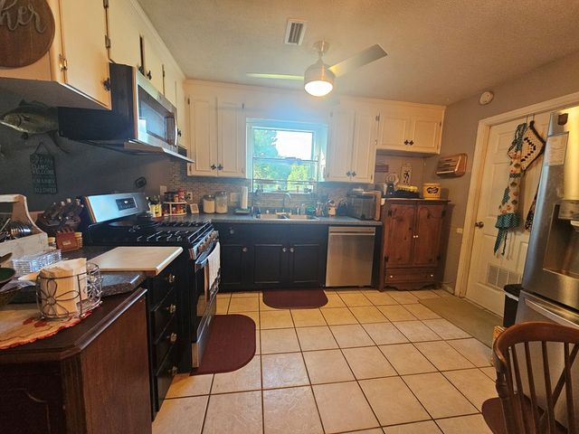 615 Rolling Hills Drive, Ozark, AL 36360