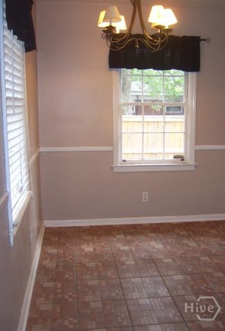 320 Kensington Drive, Savannah, GA 31405