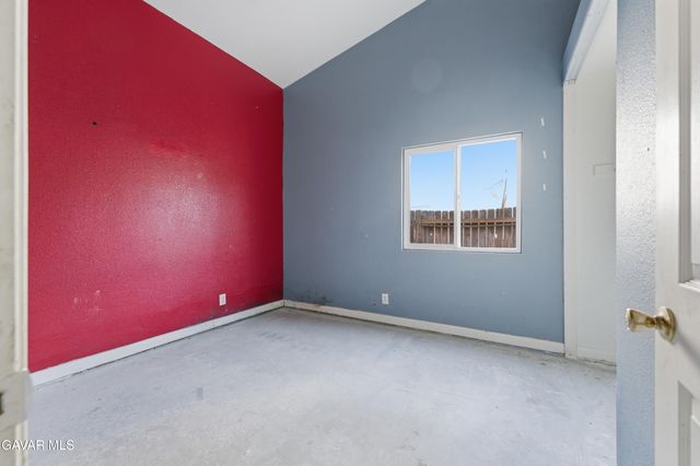 2629 E Kettering Street, Lancaster, CA 93535