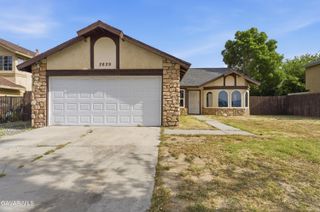 2629 E Kettering Street, Lancaster, CA 93535