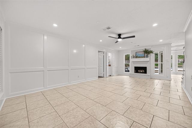16 Mayfair Grove Court, The Woodlands, TX 77381