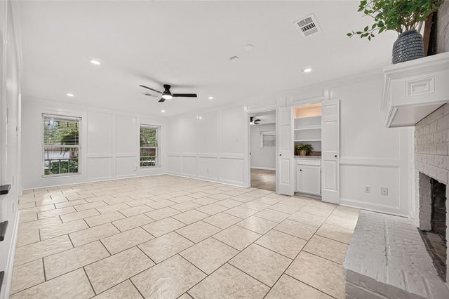 16 Mayfair Grove Court, The Woodlands, TX 77381