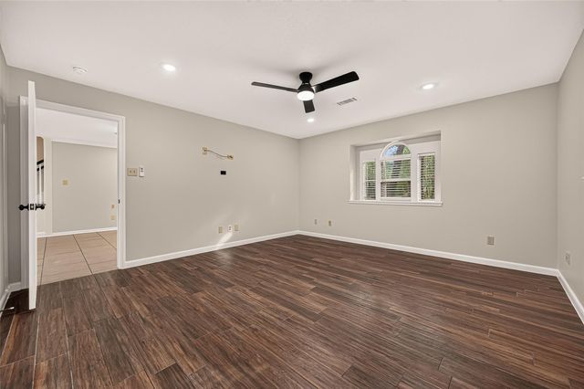 16 Mayfair Grove Court, The Woodlands, TX 77381