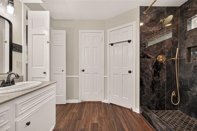 16 Mayfair Grove Court, The Woodlands, TX 77381