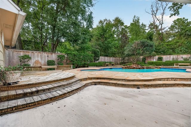 16 Mayfair Grove Court, The Woodlands, TX 77381