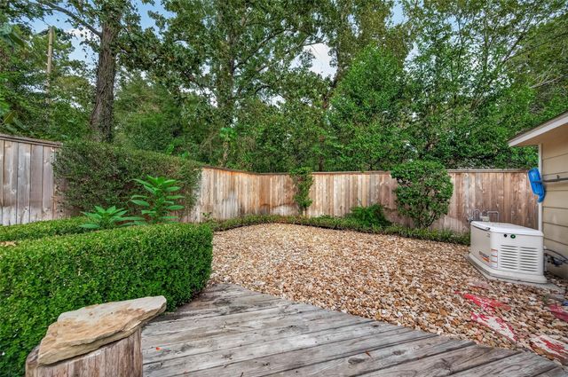16 Mayfair Grove Court, The Woodlands, TX 77381