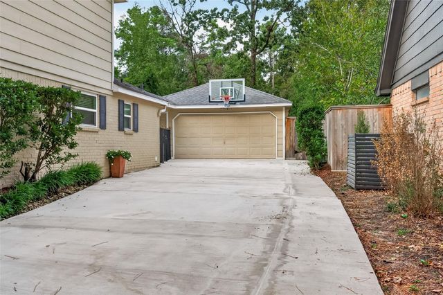16 Mayfair Grove Court, The Woodlands, TX 77381
