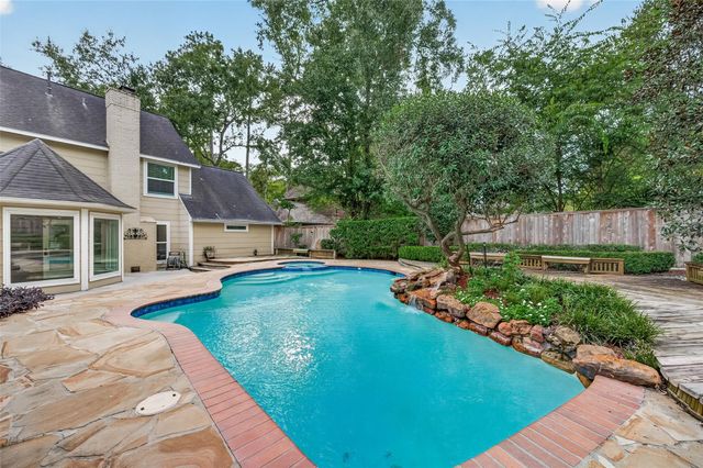 16 Mayfair Grove Court, The Woodlands, TX 77381