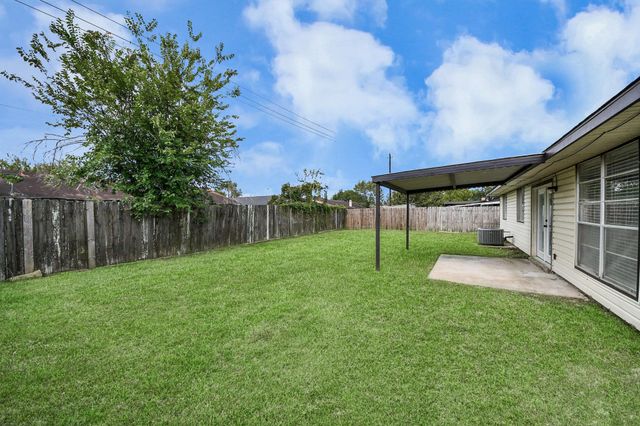 7023 Maczali Drive, Houston, TX 77489