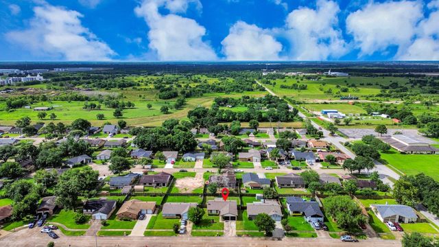 7023 Maczali Drive, Houston, TX 77489