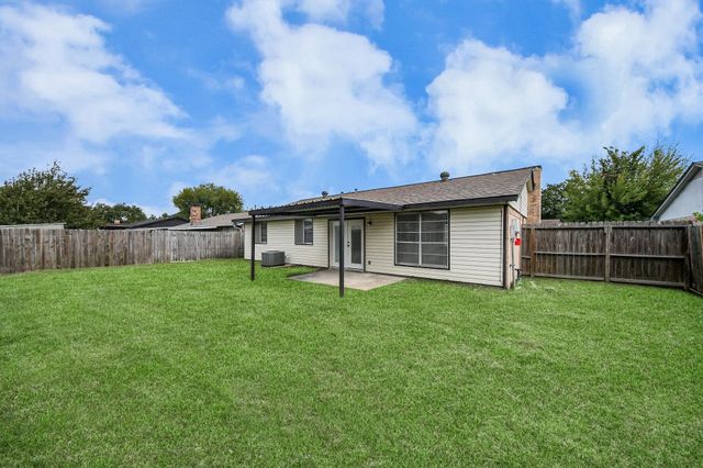 7023 Maczali Drive, Houston, TX 77489