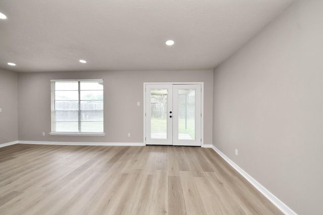 7023 Maczali Drive, Houston, TX 77489