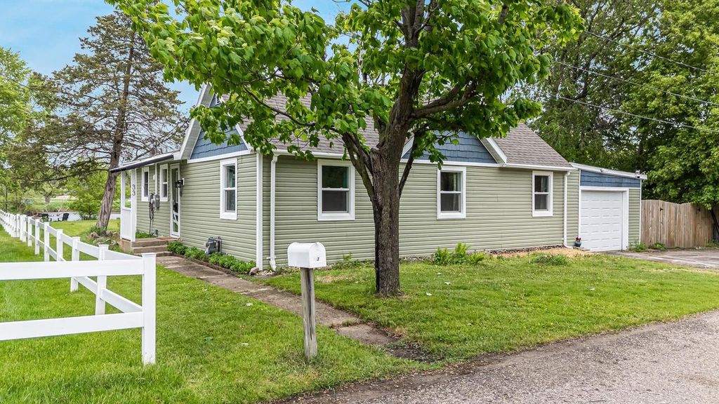 33 ISLAND DRIVE, Montello, WI 53949