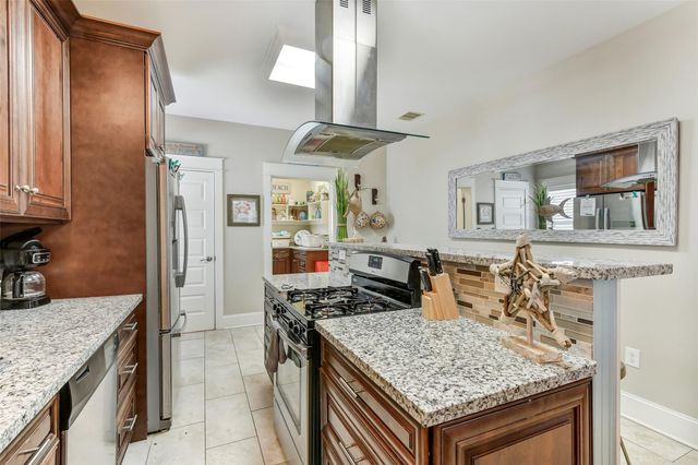 3807 Avenue R, Galveston, TX 77550