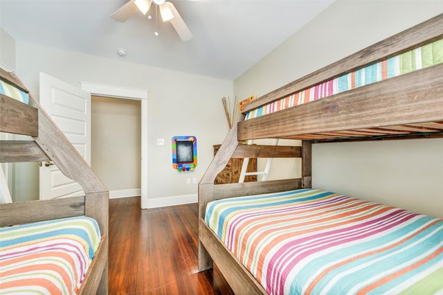 3807 Avenue R, Galveston, TX 77550