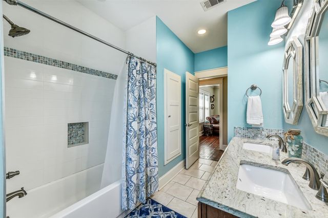 3807 Avenue R, Galveston, TX 77550