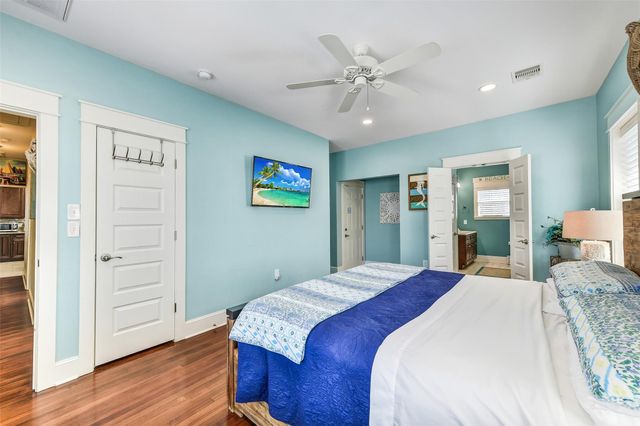 3807 Avenue R, Galveston, TX 77550