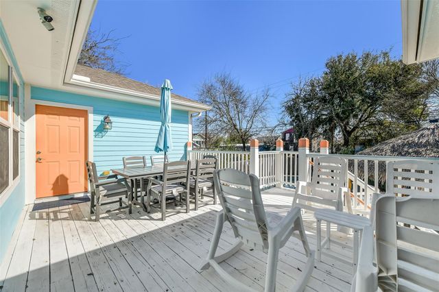 3807 Avenue R, Galveston, TX 77550