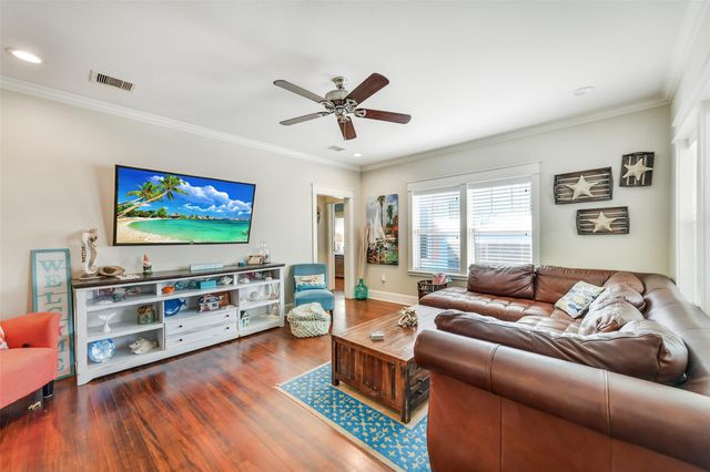 3807 Avenue R, Galveston, TX 77550