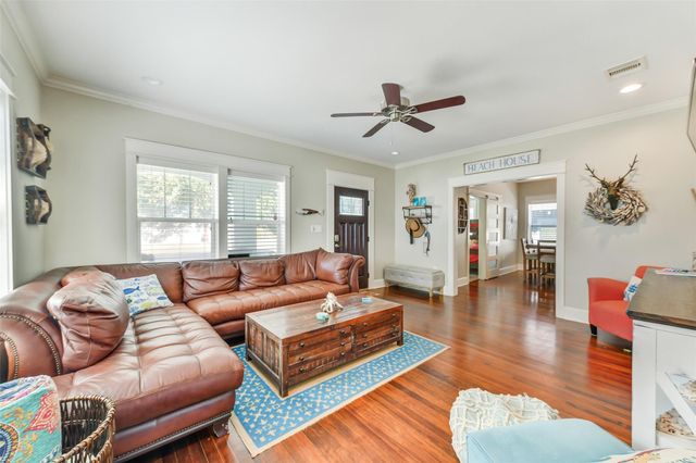 3807 Avenue R, Galveston, TX 77550