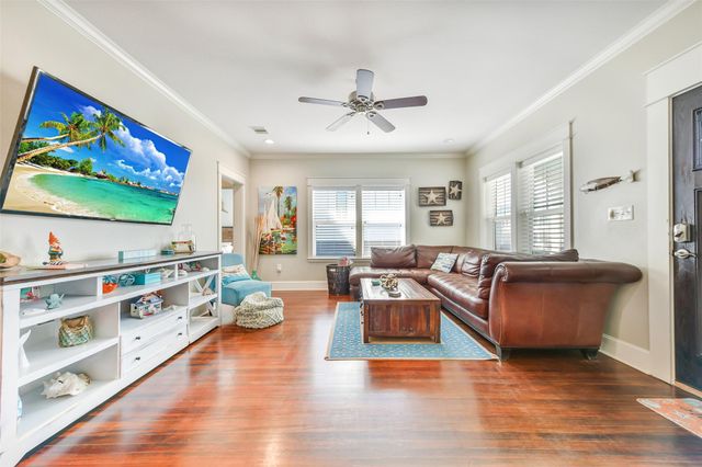 3807 Avenue R, Galveston, TX 77550