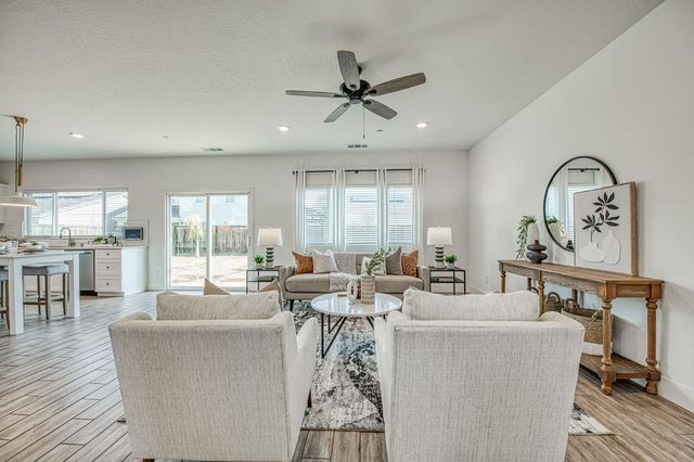 2105 N Hughes Avenue, Clovis, CA 93619