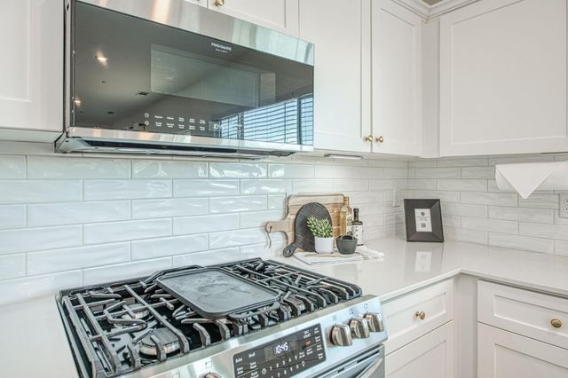 2105 N Hughes Avenue, Clovis, CA 93619