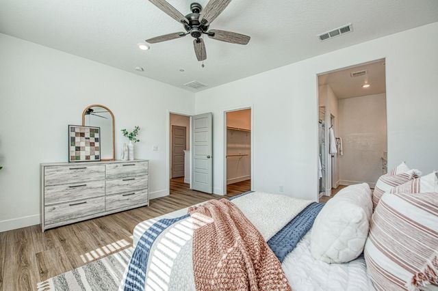 2105 N Hughes Avenue, Clovis, CA 93619