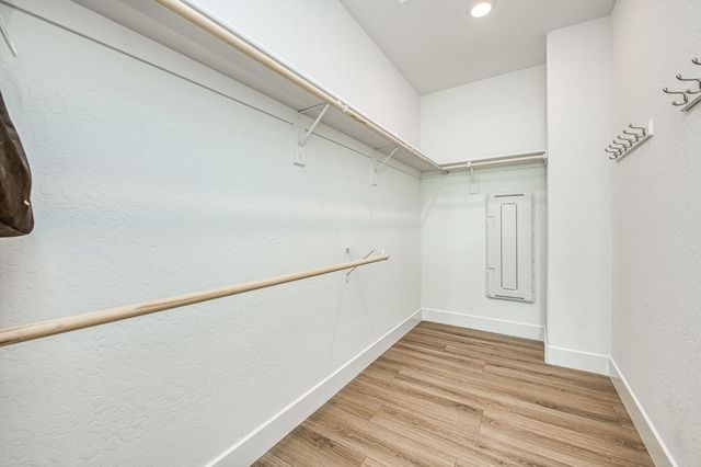 2105 N Hughes Avenue, Clovis, CA 93619