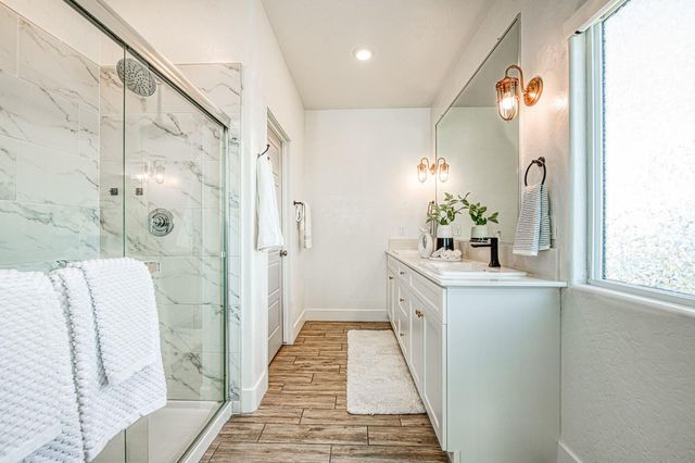 2105 N Hughes Avenue, Clovis, CA 93619