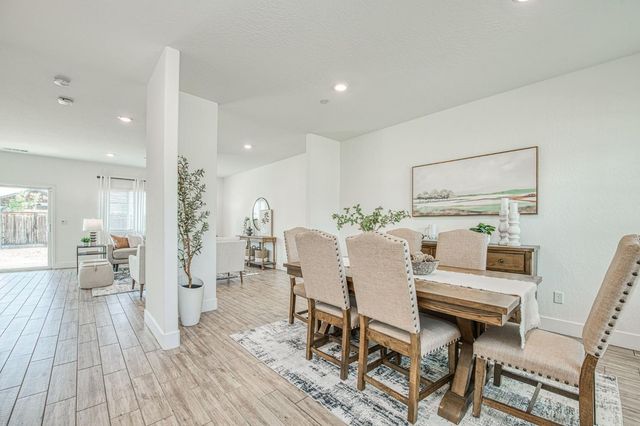 2105 N Hughes Avenue, Clovis, CA 93619