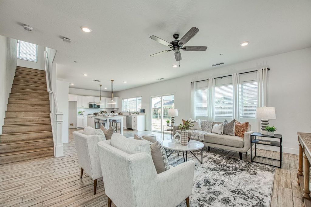 Image 12 of property listing at 2105 N Hughes Avenue, Clovis, CA 93619