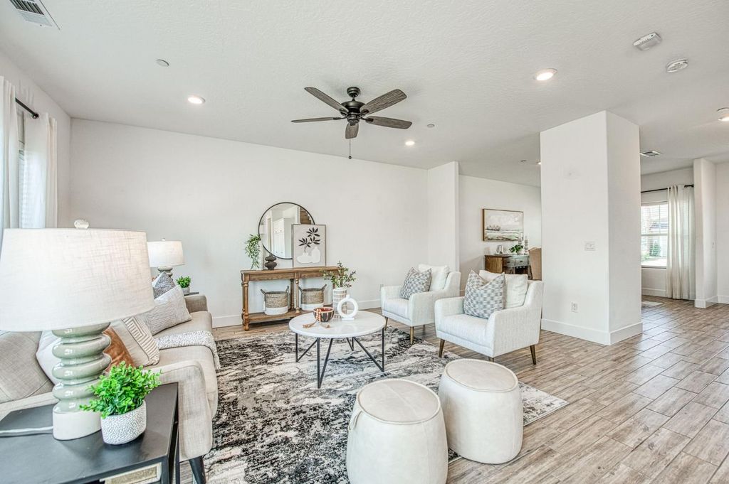 Image 16 of property listing at 2105 N Hughes Avenue, Clovis, CA 93619