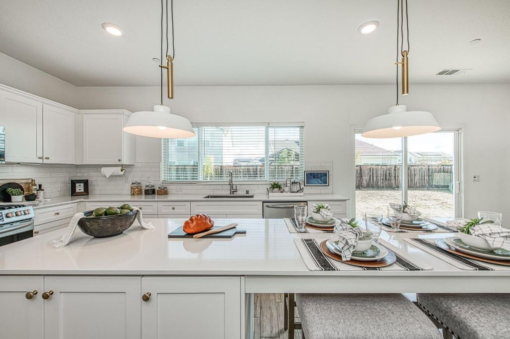 Image 21 of property listing at 2105 N Hughes Avenue, Clovis, CA 93619