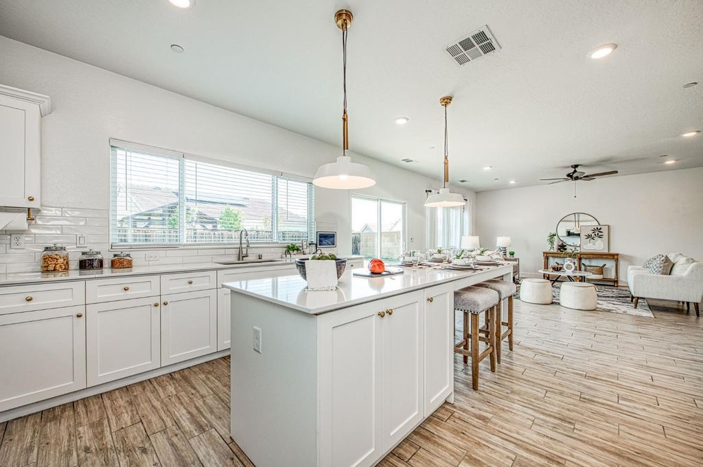 Image 23 of property listing at 2105 N Hughes Avenue, Clovis, CA 93619