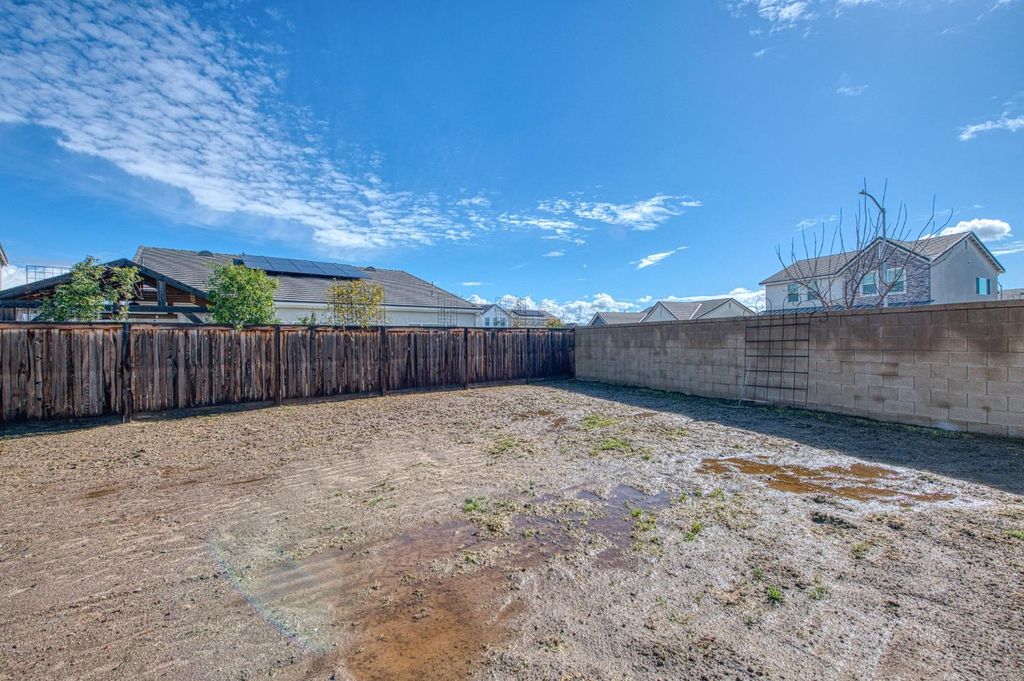 Image 48 of property listing at 2105 N Hughes Avenue, Clovis, CA 93619