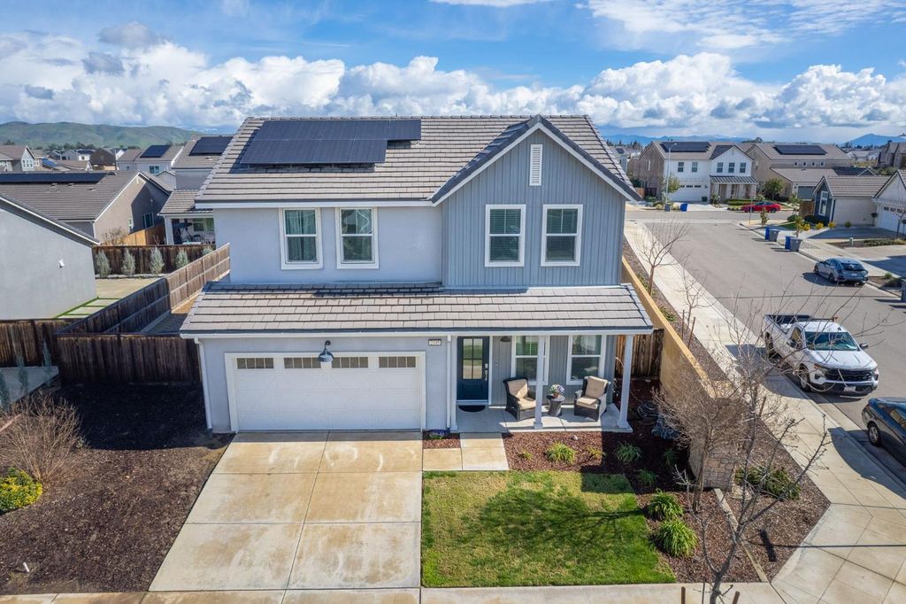 Image 52 of property listing at 2105 N Hughes Avenue, Clovis, CA 93619