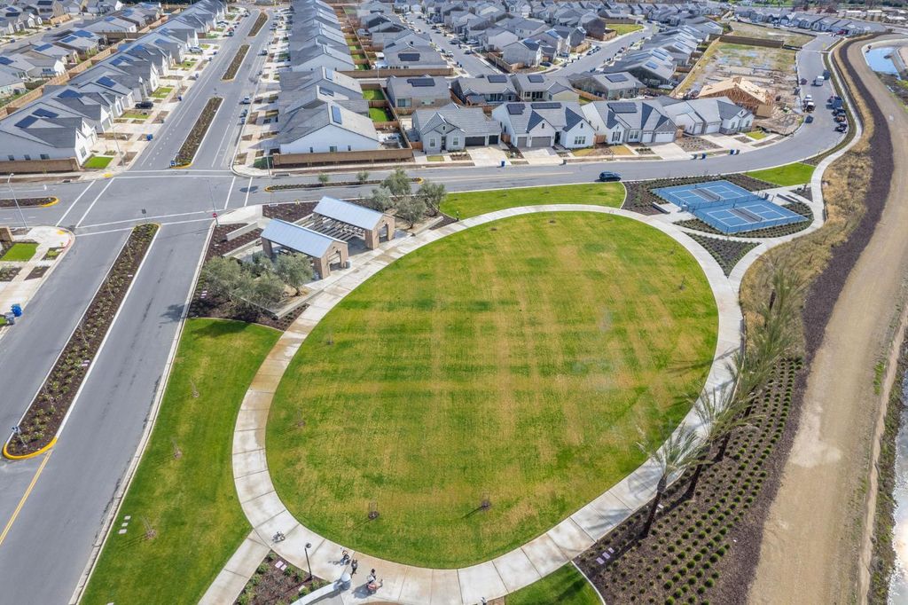 Image 54 of property listing at 2105 N Hughes Avenue, Clovis, CA 93619