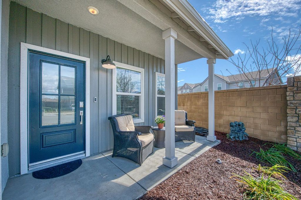 Image 6 of property listing at 2105 N Hughes Avenue, Clovis, CA 93619