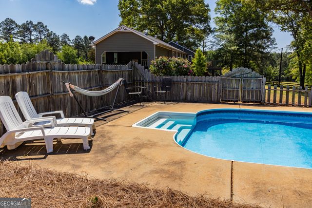 976 Windsweep Farm Road, Thomaston, GA 30286
