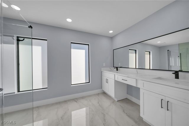 4028 26th ST SW, Lehigh Acres, FL 33976