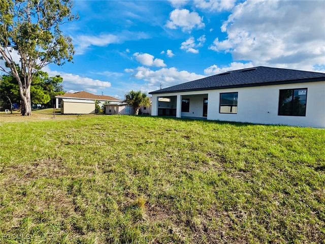 4028 26th ST SW, Lehigh Acres, FL 33976