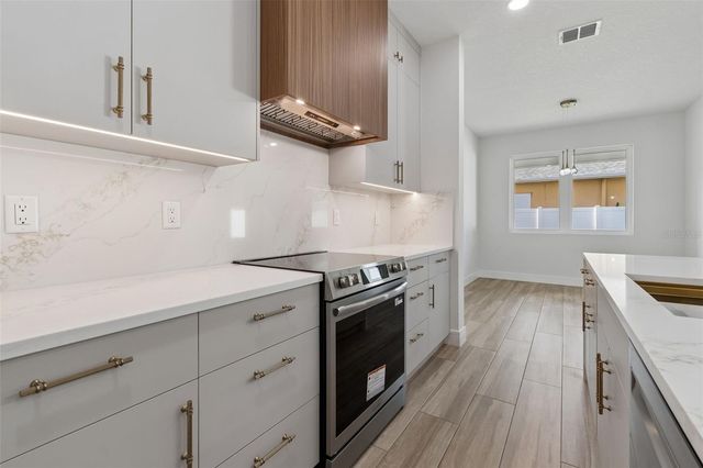 1810 W ERNA DRIVE, Tampa, FL 33603