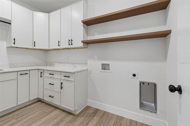 1810 W ERNA DRIVE, Tampa, FL 33603