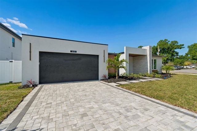 1810 W ERNA DRIVE, Tampa, FL 33603
