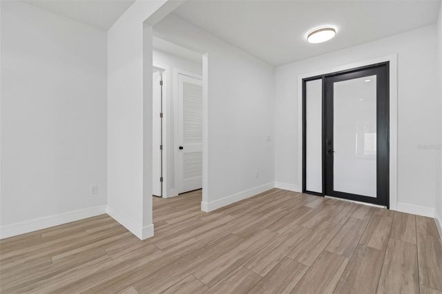 1810 W ERNA DRIVE, Tampa, FL 33603