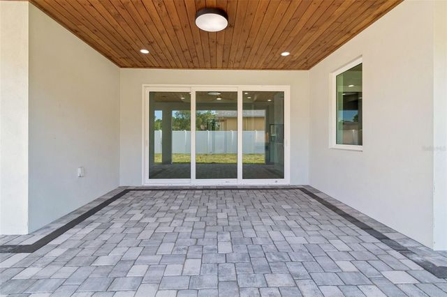 1810 W ERNA DRIVE, Tampa, FL 33603