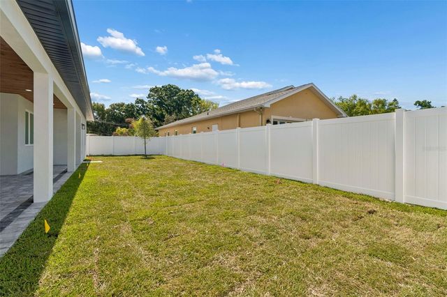 1810 W ERNA DRIVE, Tampa, FL 33603