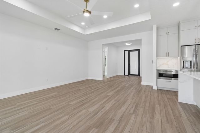 1810 W ERNA DRIVE, Tampa, FL 33603